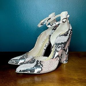 Shoedazzle | Kiley Blush Snake Pump | 8.5